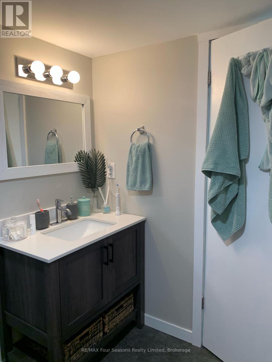 Unit 2 - 57 Courtice Crescent, Collingwood, Ontario  L9Y 4N7 - Photo 6 - S13666010