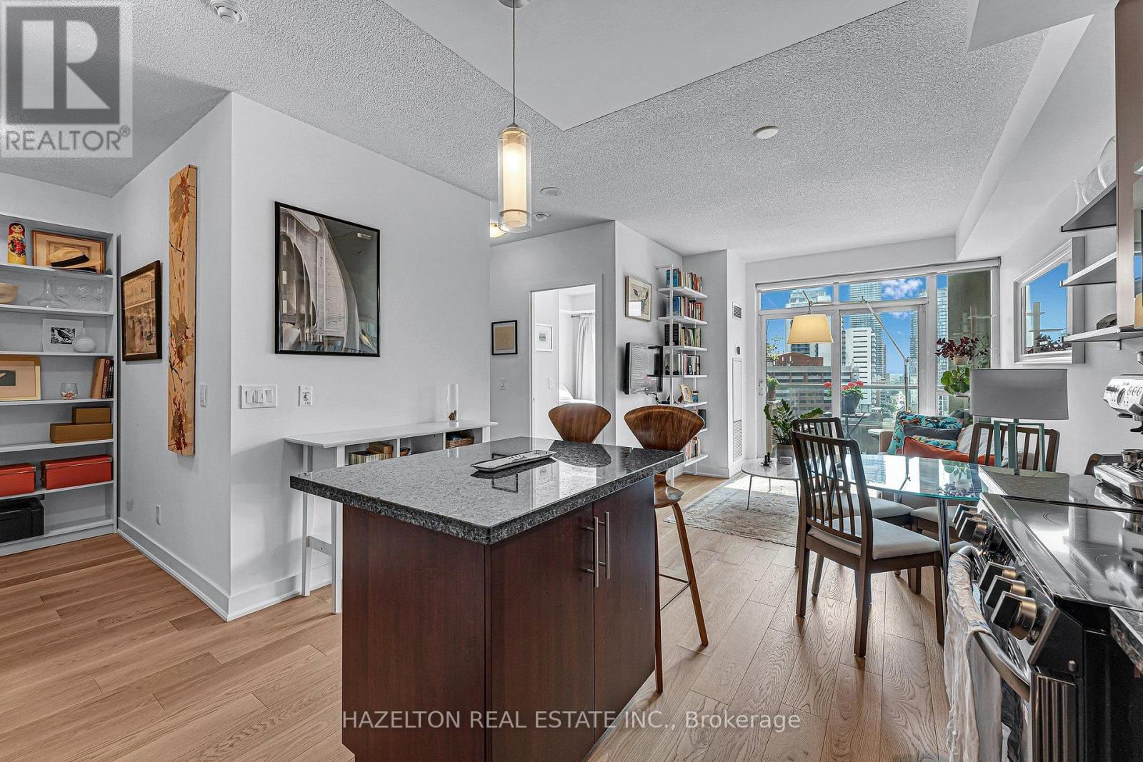 1510 - 120 Homewood Avenue, Toronto, Ontario  M4Y 2J3 - Photo 4 - C13665942