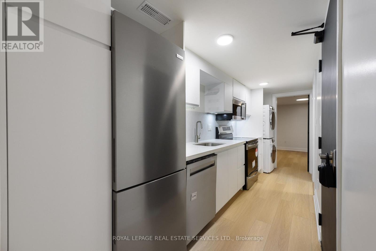 Lower - 81 Major Street, Toronto, Ontario  M5S 2K9 - Photo 7 - C13665976