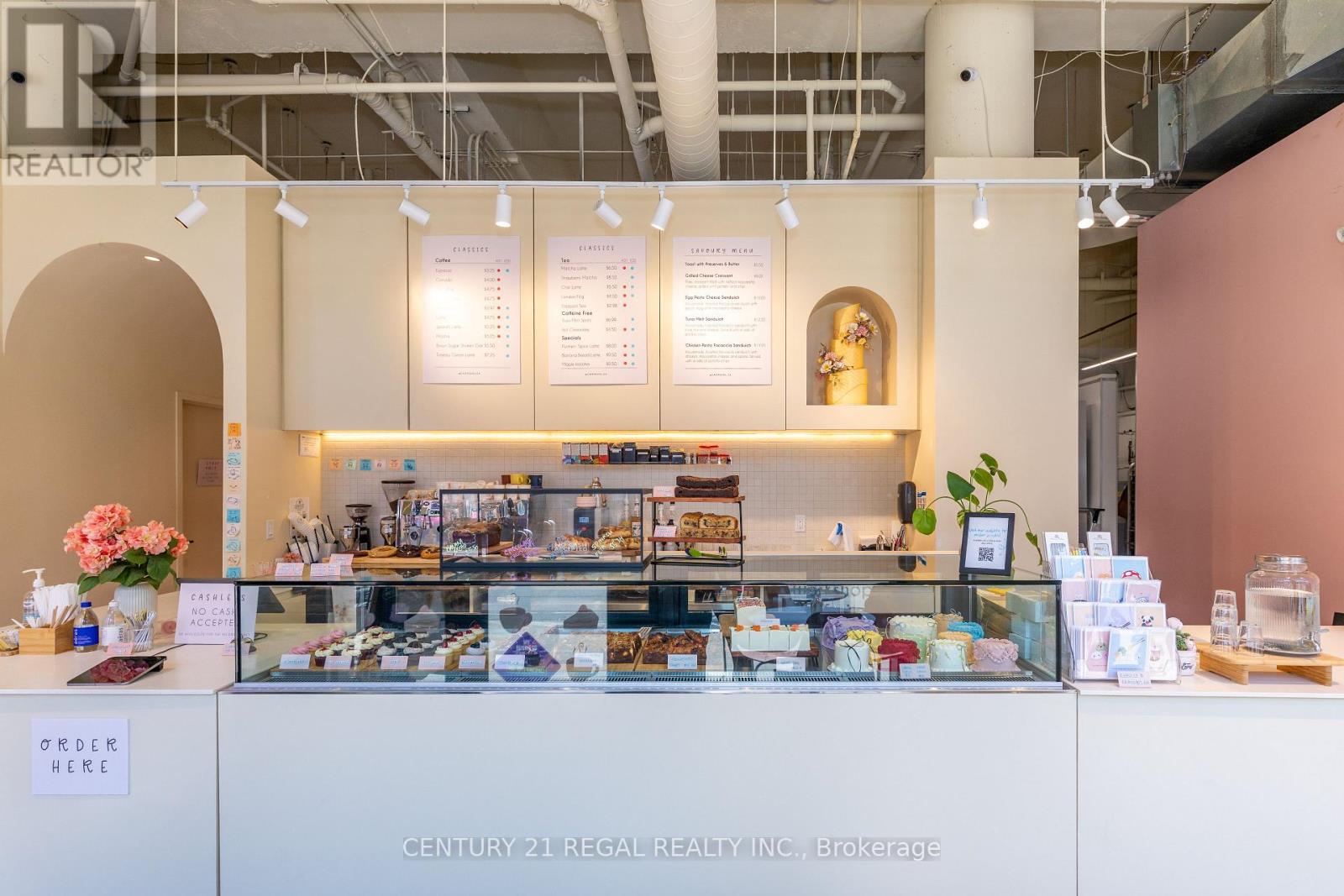 862 DUNDAS STREET W, Toronto, Ontario