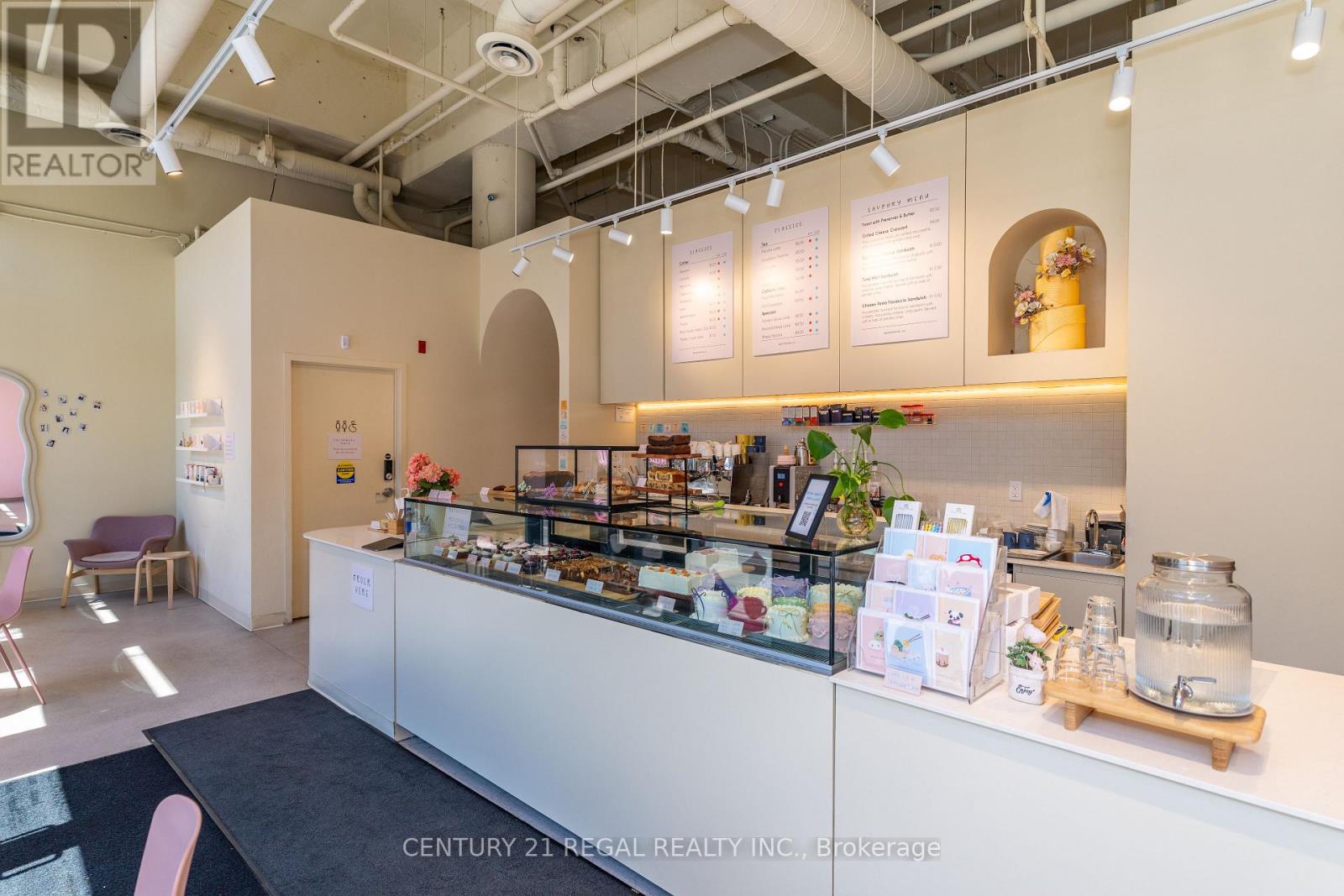 862 Dundas Street W, Toronto, Ontario  M6J 1V5 - Photo 2 - C13666020