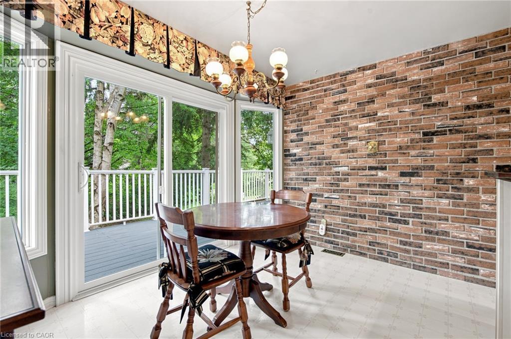 243 Tatlock Court, Waterloo, Ontario  N2L 5Y6 - Photo 10 - 40854816