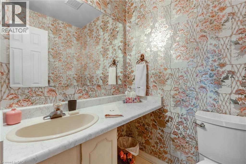 243 Tatlock Court, Waterloo, Ontario  N2L 5Y6 - Photo 17 - 40854816