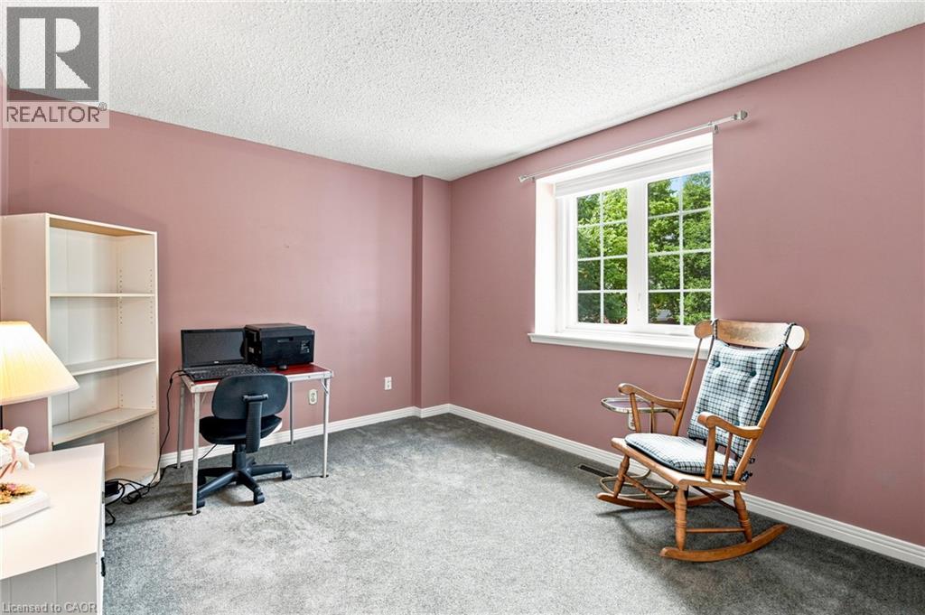 243 Tatlock Court, Waterloo, Ontario  N2L 5Y6 - Photo 24 - 40854816
