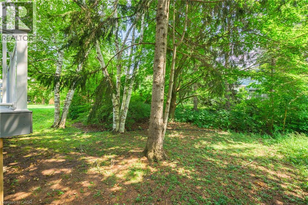 243 Tatlock Court, Waterloo, Ontario  N2L 5Y6 - Photo 34 - 40854816