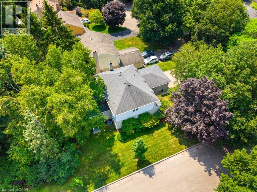 243 Tatlock Court, Waterloo, Ontario  N2L 5Y6 - Photo 41 - 40854816