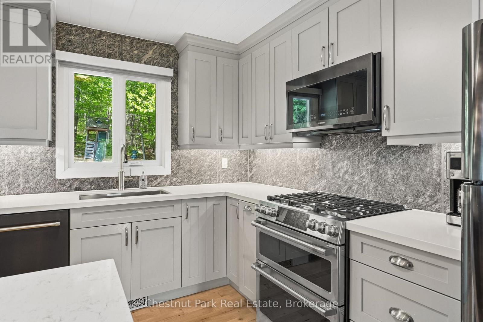 22 Morgan Heights Drive, Huntsville (Chaffey), Ontario  P1H 1B7 - Photo 13 - X13665826