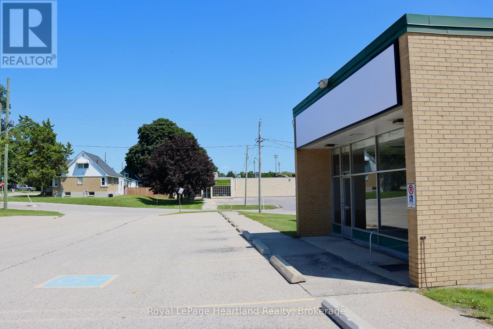 30 Mill Street, Central Huron (Clinton), Ontario  N0M 1L0 - Photo 5 - X13666016