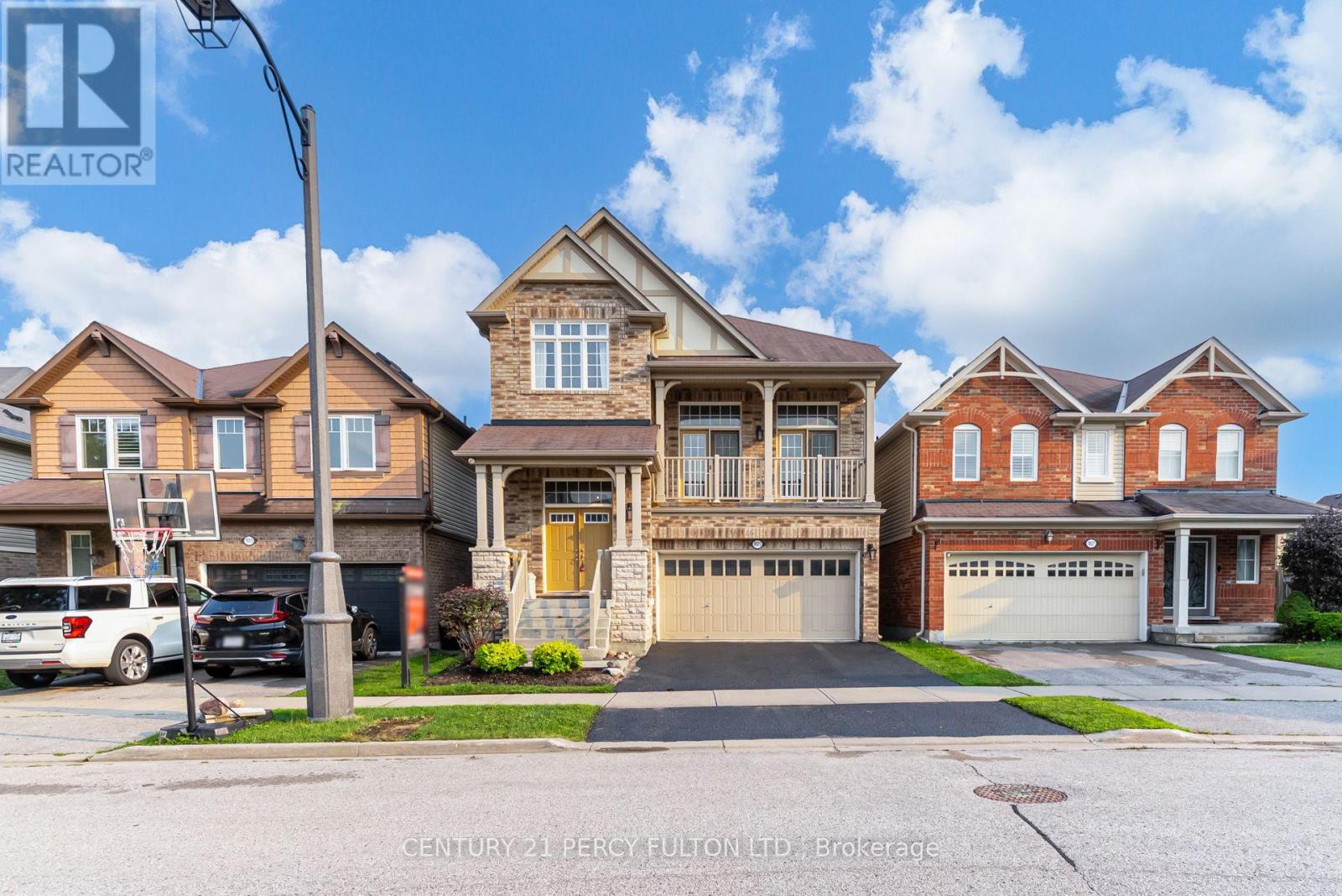 1825 PARKHURST CRESCENT, Pickering, Ontario