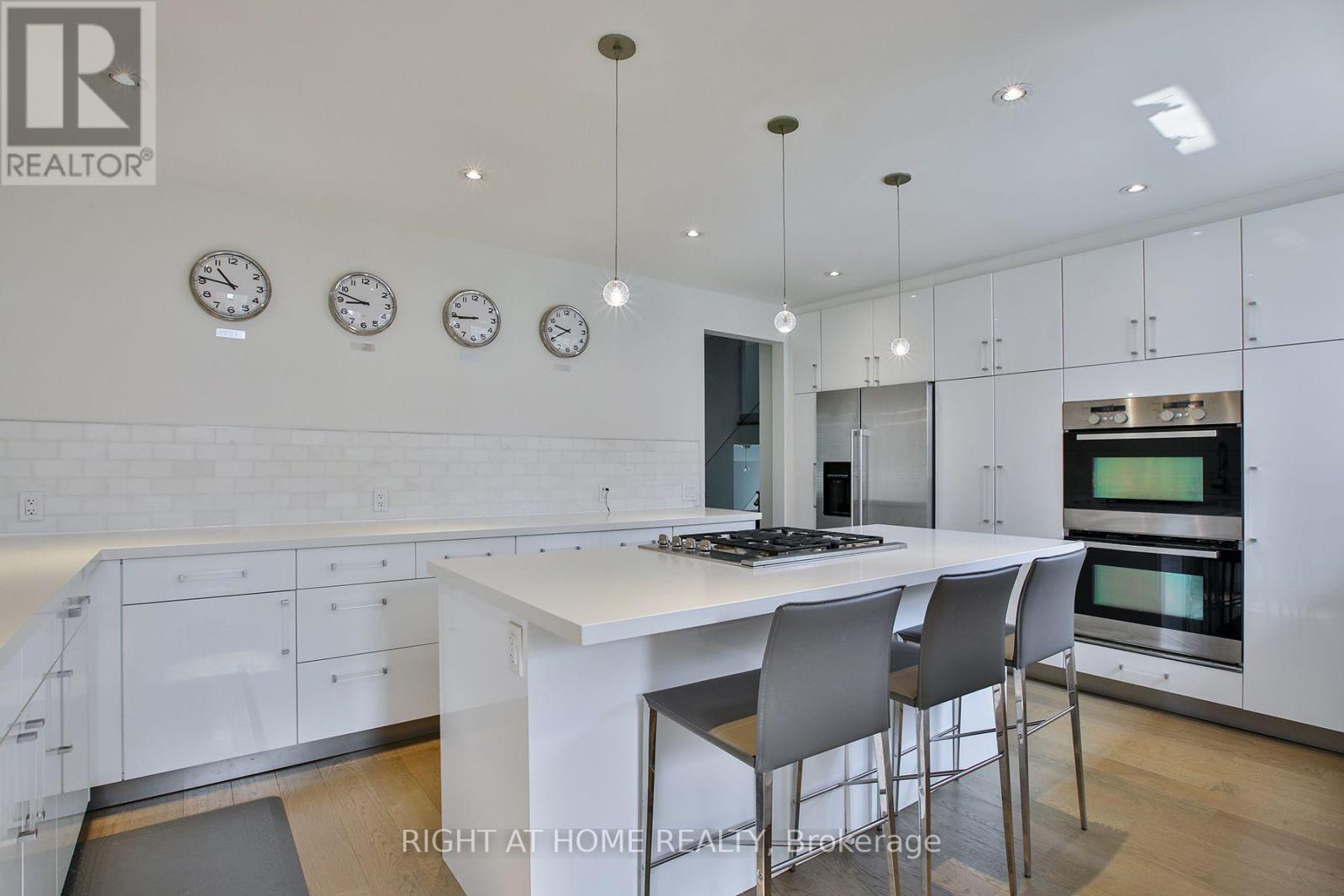 34 Scarcliff Gardens, Toronto, Ontario M1E 2A2 - Photo 16 - E13665998