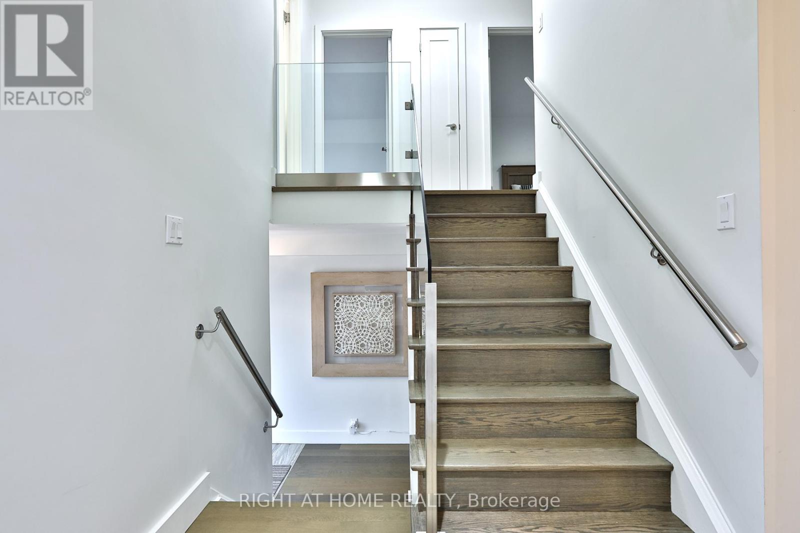 34 Scarcliff Gardens, Toronto, Ontario M1E 2A2 - Photo 19 - E13665998