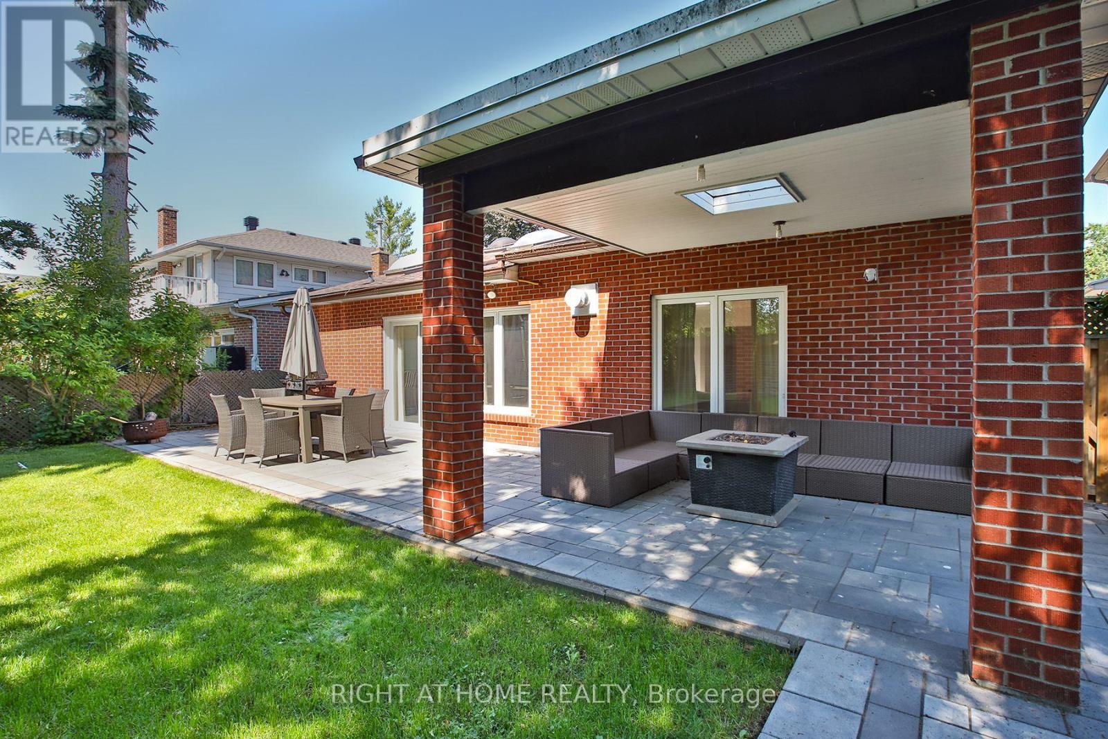 34 Scarcliff Gardens, Toronto, Ontario M1E 2A2 - Photo 32 - E13665998