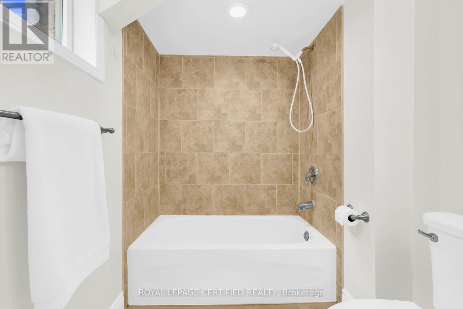 301 Geneva Avenue, Oshawa, Ontario  L1J 1L9 - Photo 35 - E13666002