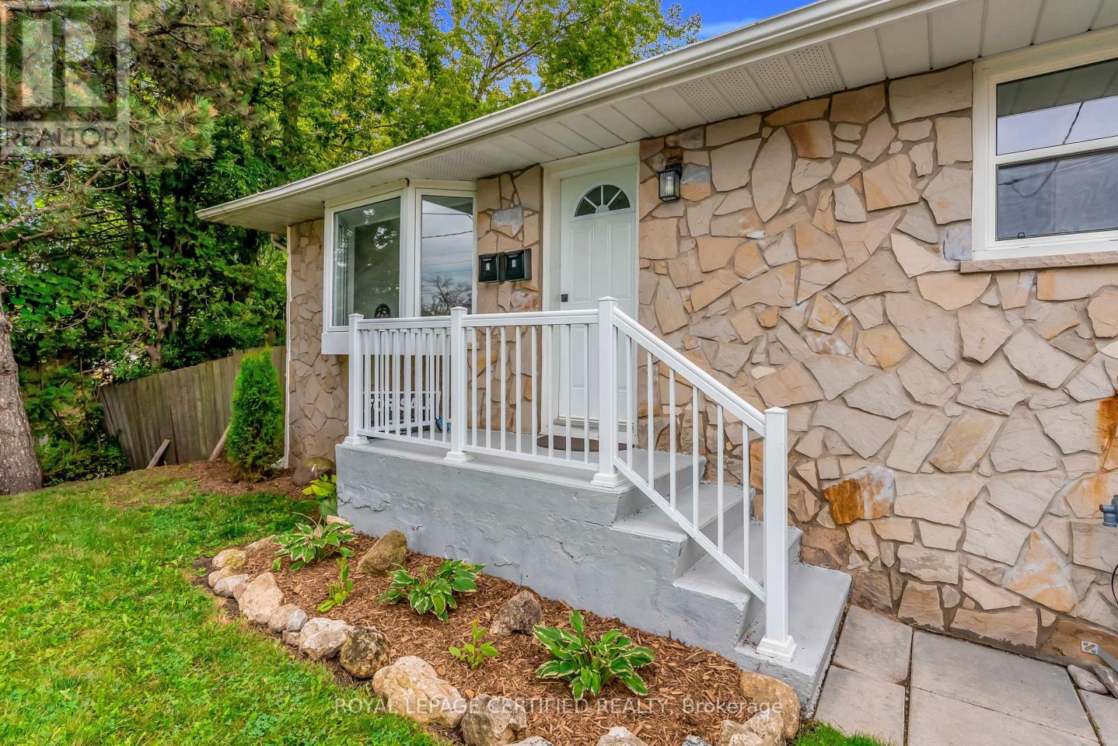 301 Geneva Avenue, Oshawa, Ontario  L1J 1L9 - Photo 6 - E13666002