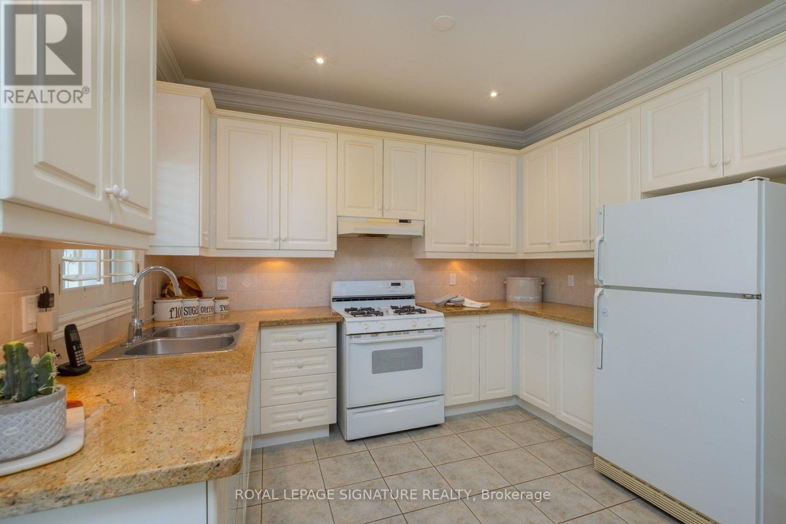 1519 Napanee Road, Pickering, Ontario  L1V 6N9 - Photo 9 - E13666030