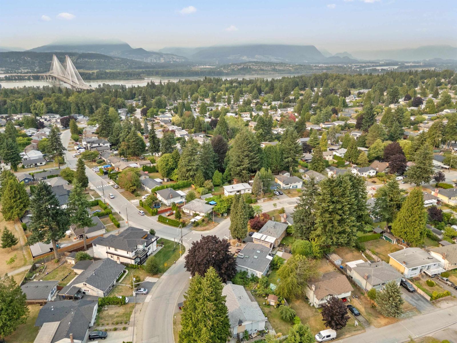 14935 Canary Drive, Surrey, British Columbia  V3R 4V2 - Photo 2 - R3154270
