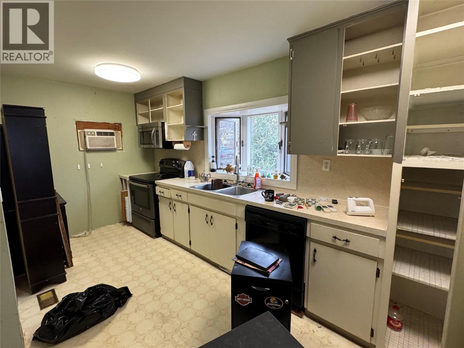 1042 Vine Street, Robson, British Columbia  V1N 4V8 - Photo 13 - 10369942