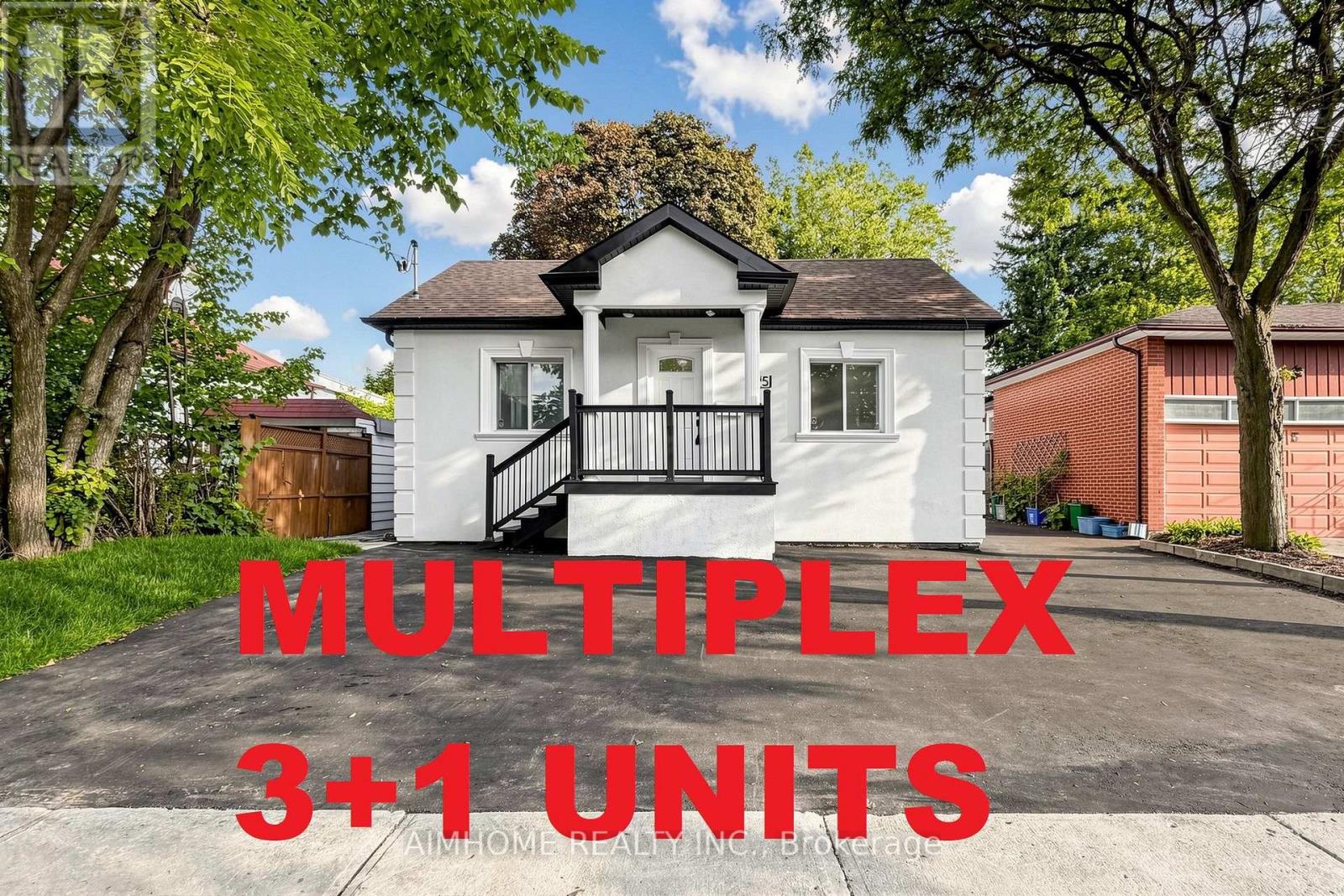 95 STEELES AVENUE E, Toronto, Ontario