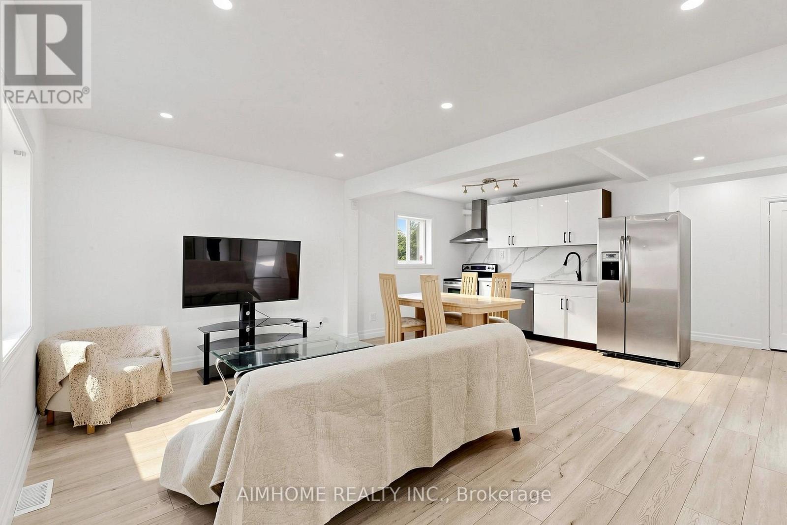 95 Steeles Avenue E, Toronto, Ontario  M2M 3Y4 - Photo 5 - C13665184