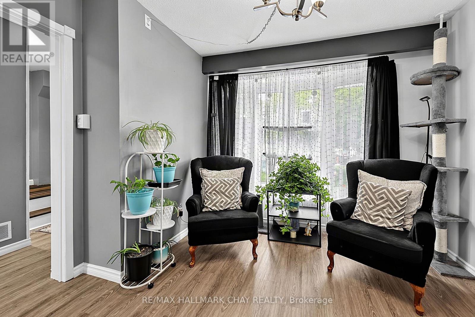 133 Daphne Crescent, Barrie, Ontario  L4M 2Y7 - Photo 10 - S13665900