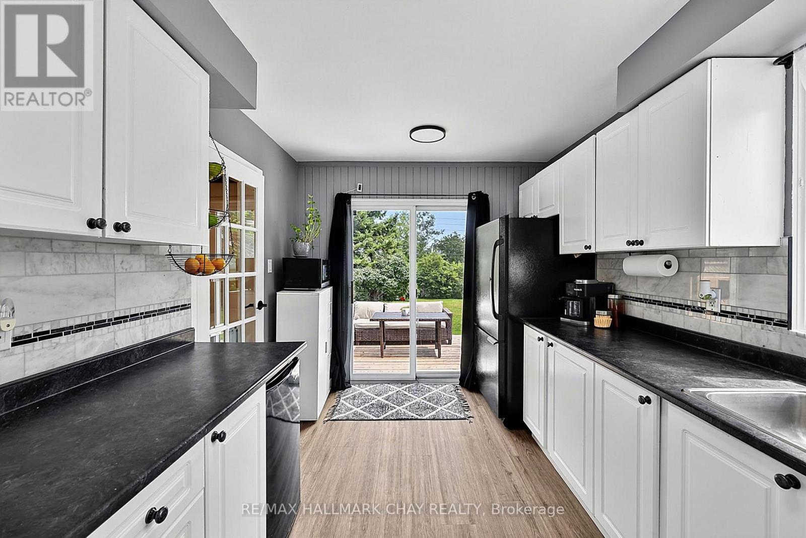 133 Daphne Crescent, Barrie, Ontario  L4M 2Y7 - Photo 3 - S13665900
