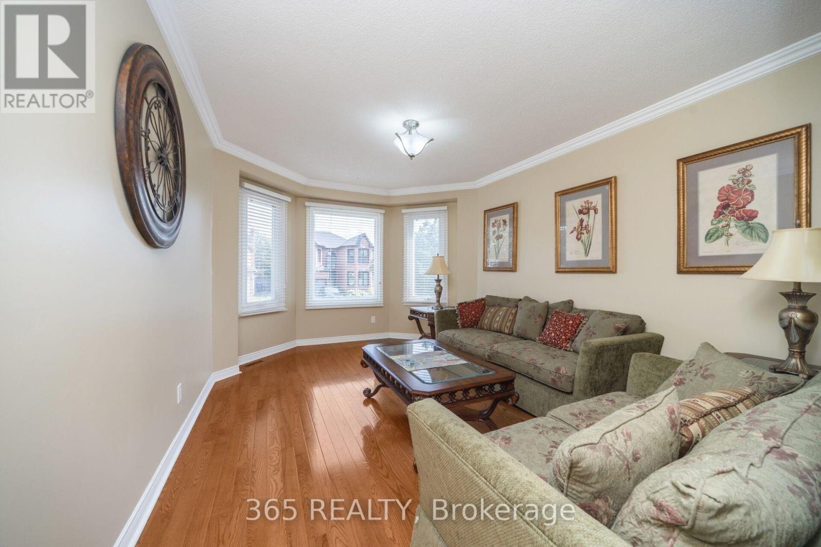 52 Leeward Drive, Brampton, Ontario  L6S 5V8 - Photo 5 - W13665724