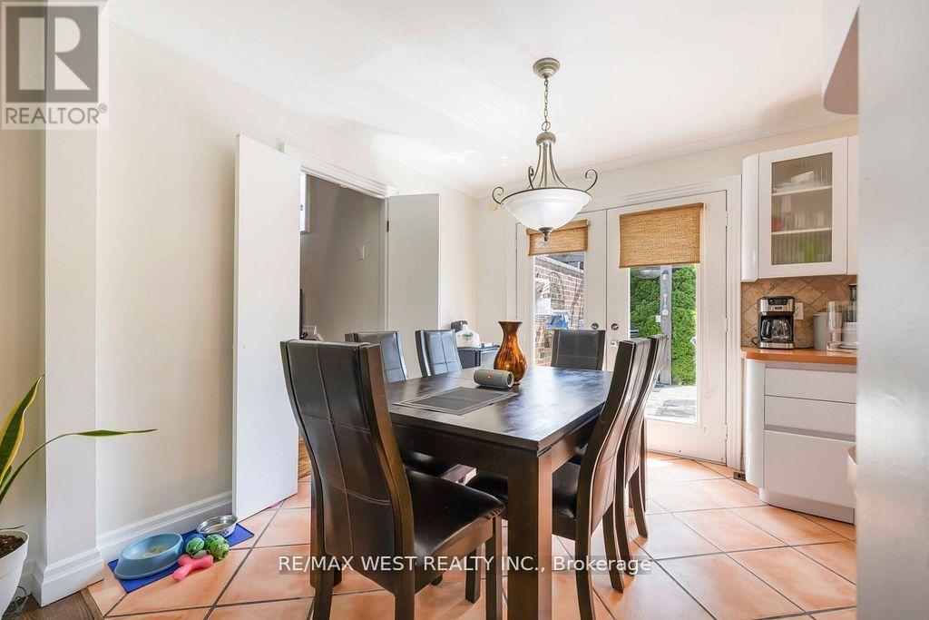 11 Duval Drive, Toronto, Ontario M6L 2J9 - Photo 16 - W13665808