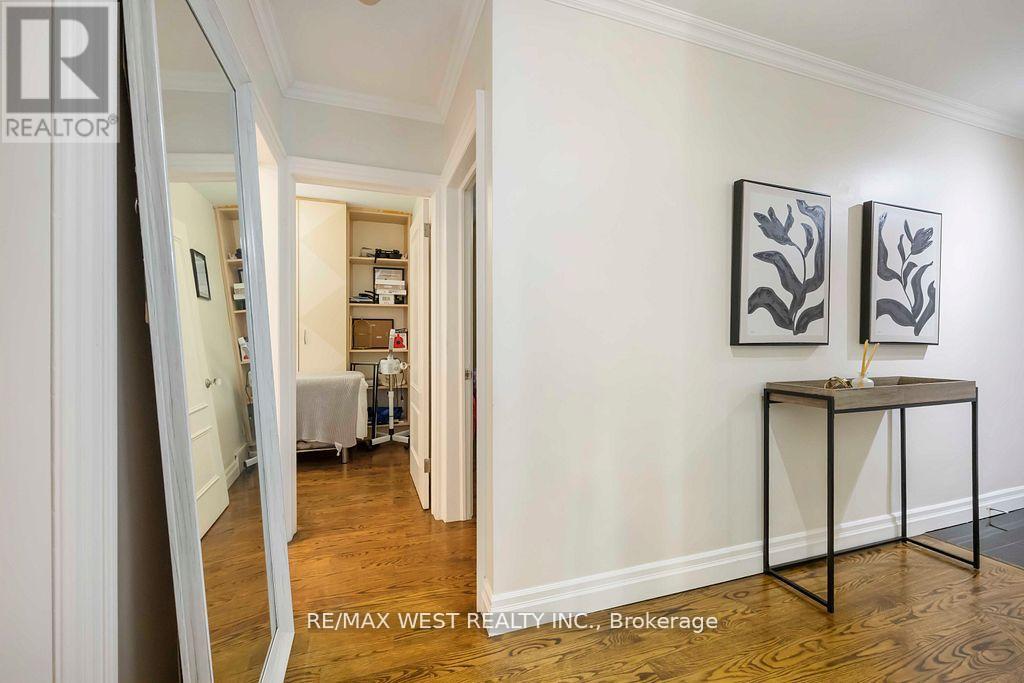 11 Duval Drive, Toronto, Ontario M6L 2J9 - Photo 6 - W13665808