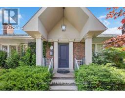 11 DUVAL DRIVE, Toronto, Ontario