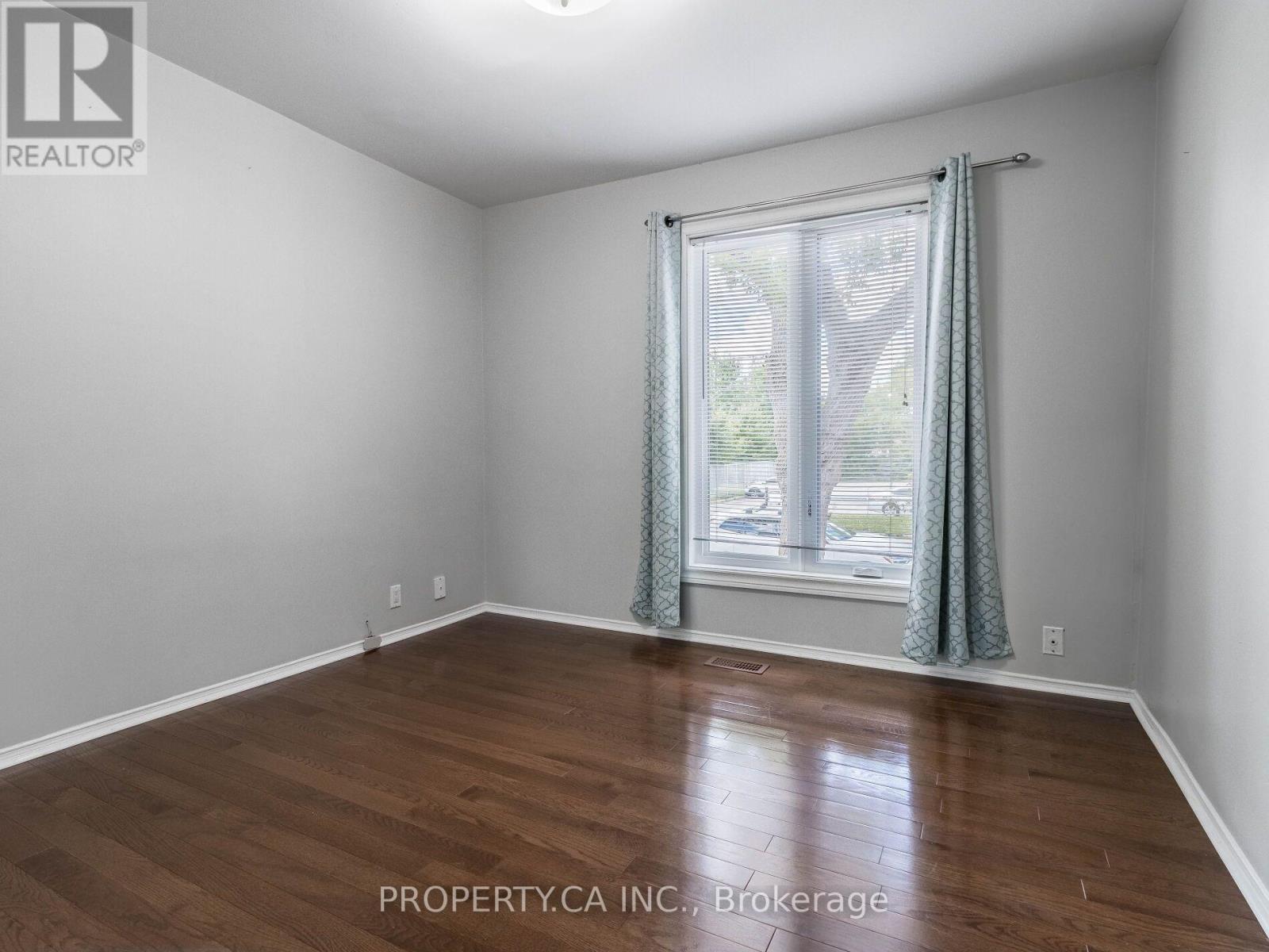 Main - 285 Bartlett Avenue, Toronto, Ontario  M6H 3G3 - Photo 6 - W13665862