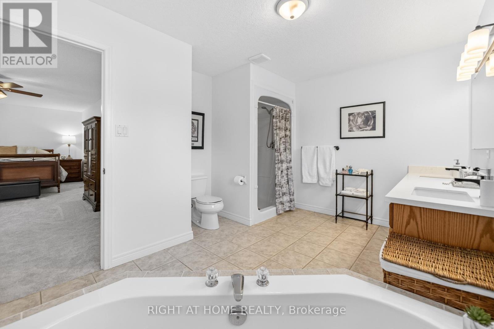 72 Beardmore Crescent, Halton Hills, Ontario  L7J 2Z1 - Photo 18 - W13665870