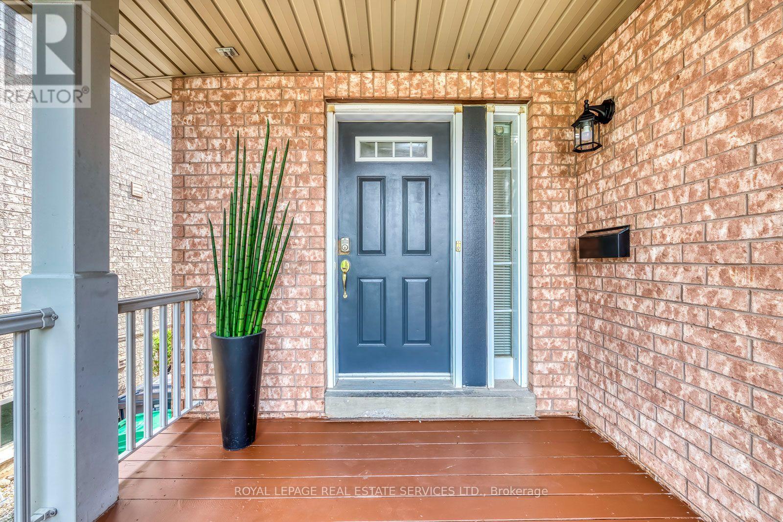 5552 Northrise Road, Mississauga, Ontario  L5M 6E2 - Photo 5 - W13665964