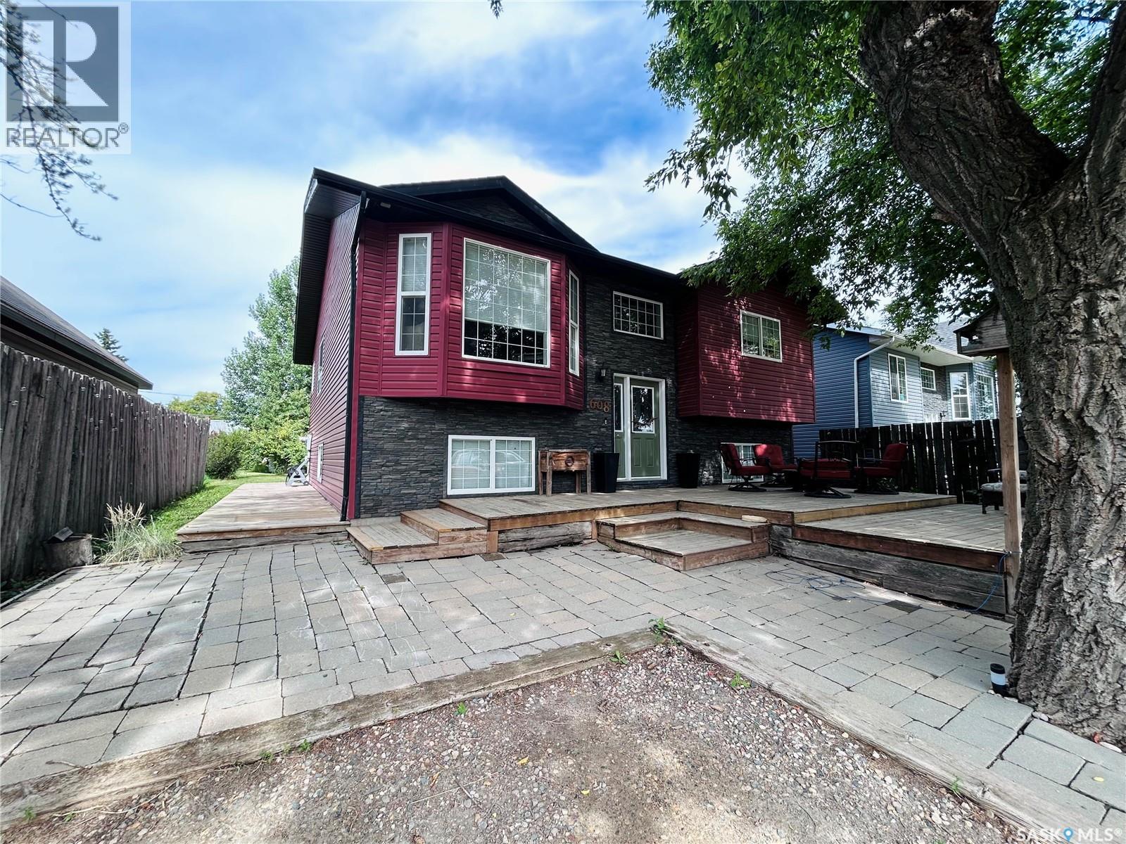 608 Alberni Street, Moosomin, Saskatchewan  S0G 3N0 - Photo 1 - SK037116