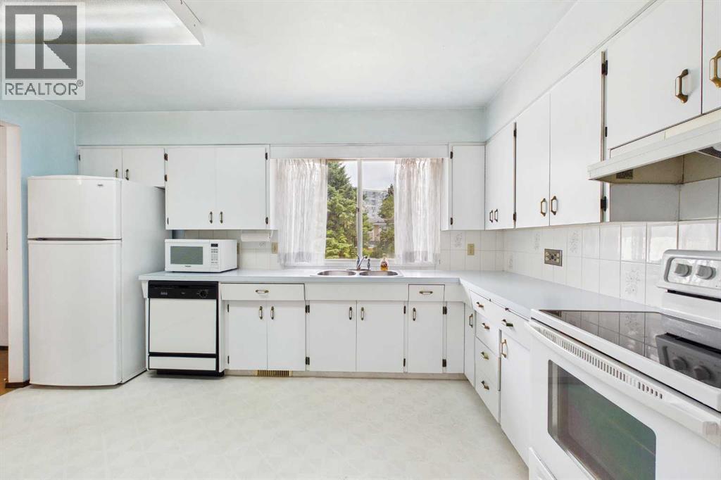 2012 Urbana Road NW, Calgary, Alberta  T2N 4B8 - Photo 10 - A2336158