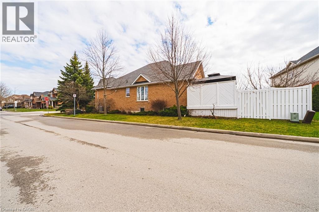 137 Pinehill Drive, Stoney Creek, Ontario  L0R 1P0 - Photo 5 - 40855218