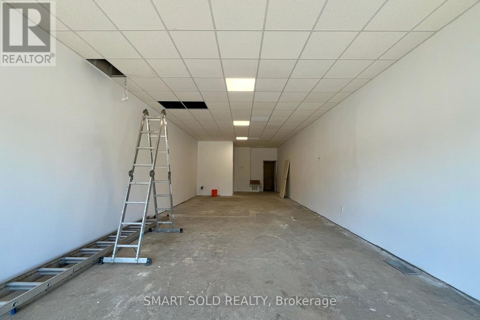 1194 Kennedy Road, Toronto, Ontario  M1P 2L1 - Photo 3 - E13459628