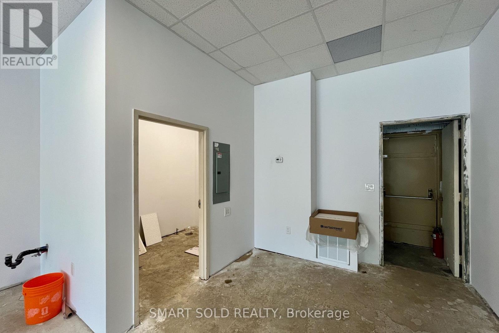 1194 Kennedy Road, Toronto, Ontario  M1P 2L1 - Photo 5 - E13459628