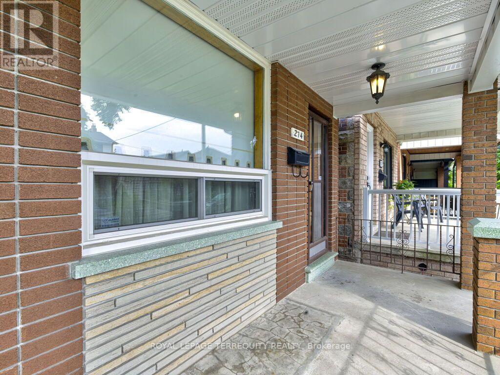 274 Harvie Avenue, Toronto, Ontario  M6E 4K6 - Photo 5 - W13665832