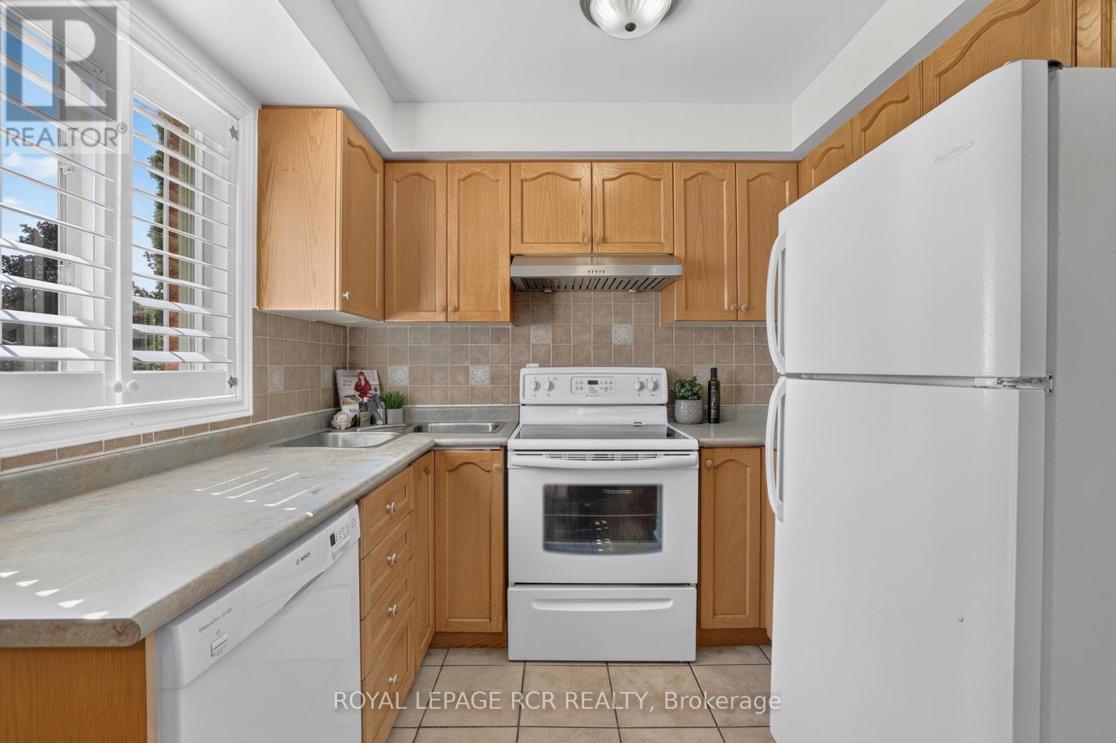94 Atwood Avenue, Halton Hills, Ontario  L7G 6A1 - Photo 8 - W13665968
