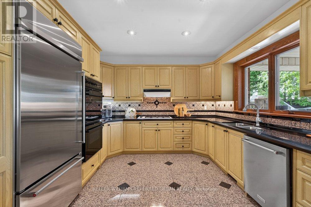 162 Codsell Avenue, Toronto, Ontario  M3H 3W6 - Photo 16 - C13156062