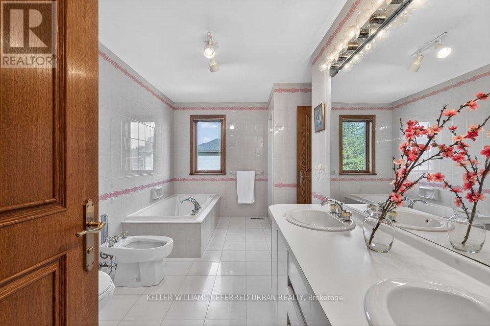 162 Codsell Avenue, Toronto, Ontario  M3H 3W6 - Photo 29 - C13156062