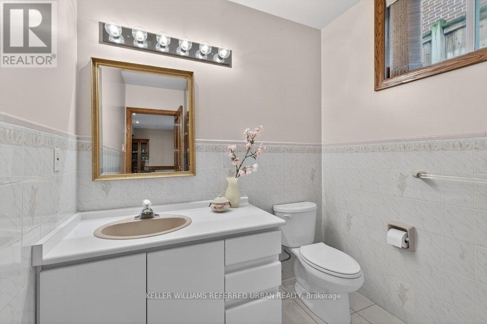 162 Codsell Avenue, Toronto, Ontario  M3H 3W6 - Photo 39 - C13156062