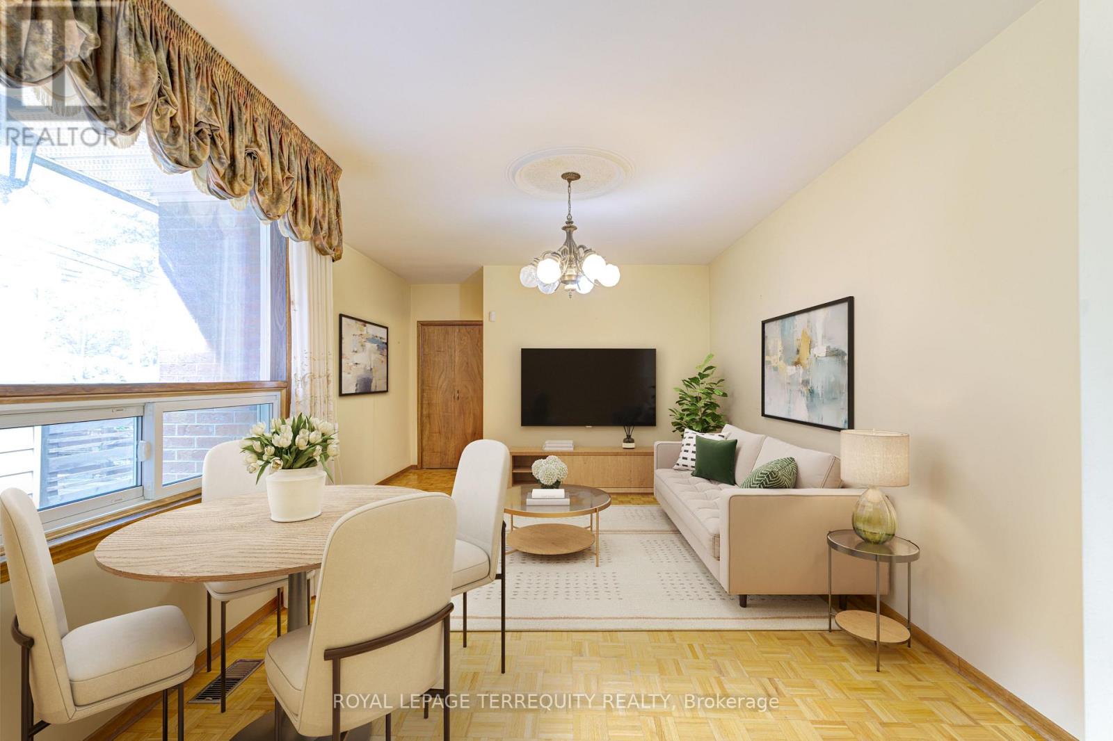 274 Harvie Avenue, Toronto, Ontario  M6E 4K6 - Photo 9 - W13665832
