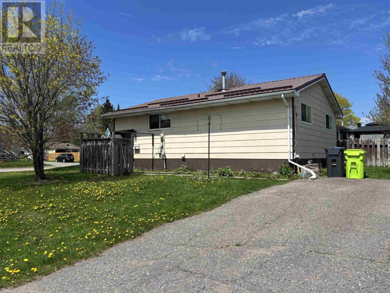 379 Chambers Ave, Sault Ste. Marie, Ontario P6A 4W4 - Photo 3 - SM260679