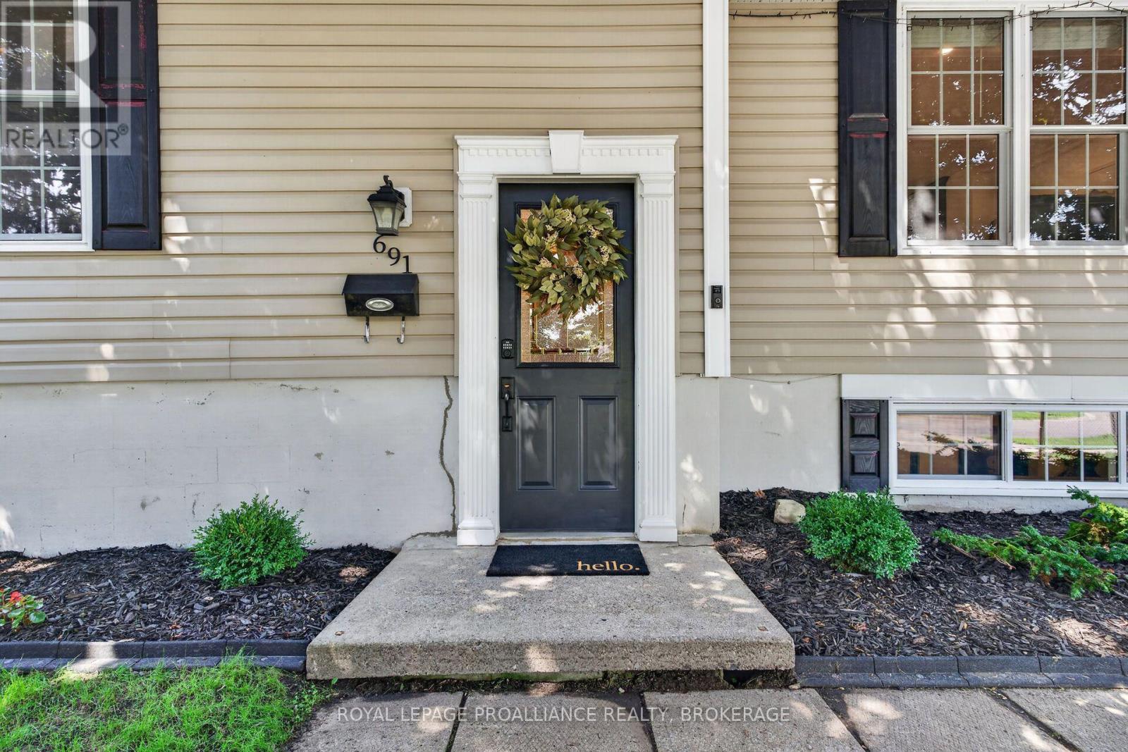 691 Aylmer Crescent, Kingston, Ontario  K7M 6L7 - Photo 3 - X13666108