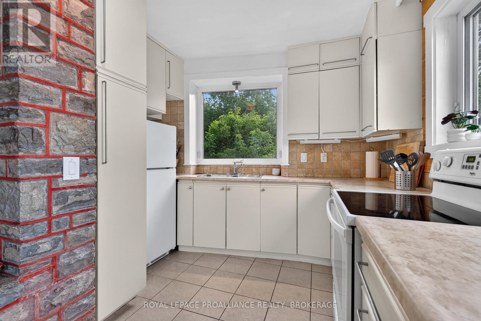 790 Howe Island Drive, Frontenac Islands, Ontario  K7G 2V6 - Photo 15 - X13666234
