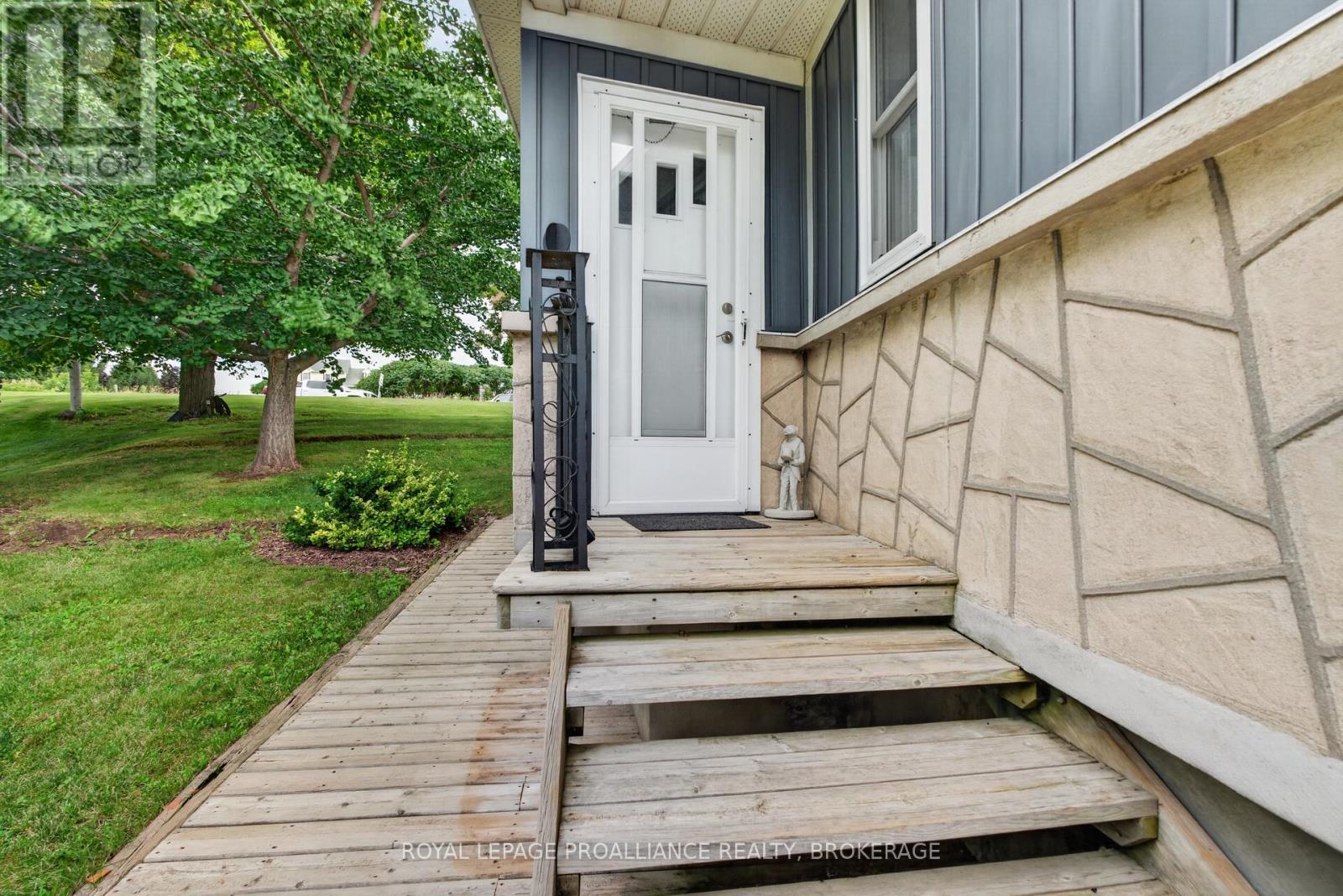 790 Howe Island Drive, Frontenac Islands, Ontario K7G 2V6 - Photo 4 - X13666234