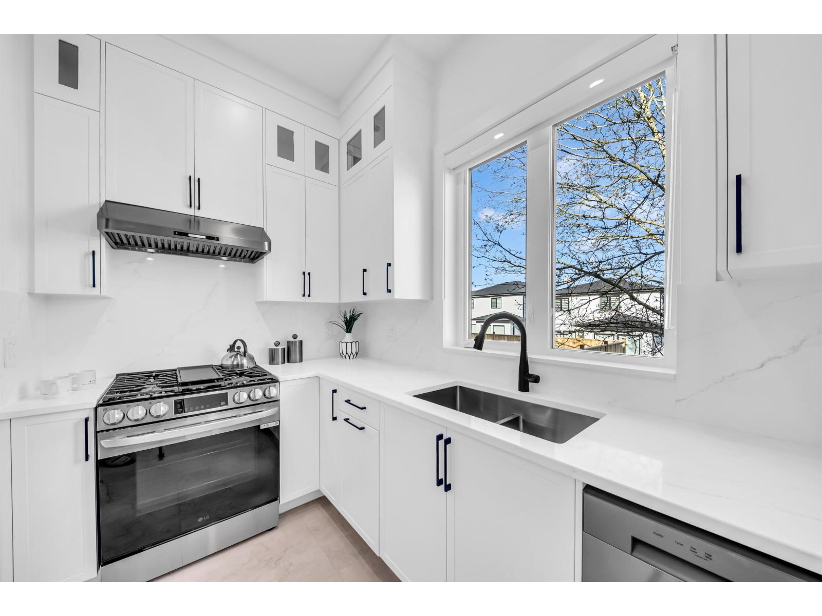 6918 204a Street, Langley, British Columbia  V2Y 0W4 - Photo 6 - R3154935