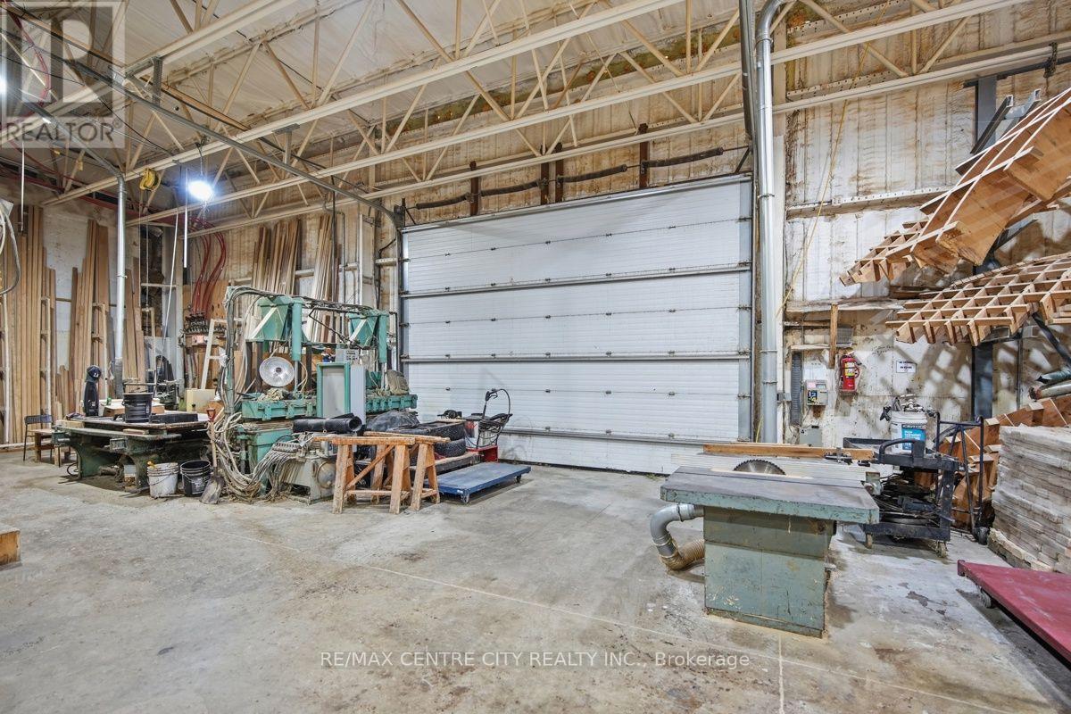 23819 Coldstream Road, Middlesex Centre, Ontario  N0M 2A0 - Photo 18 - X13666096