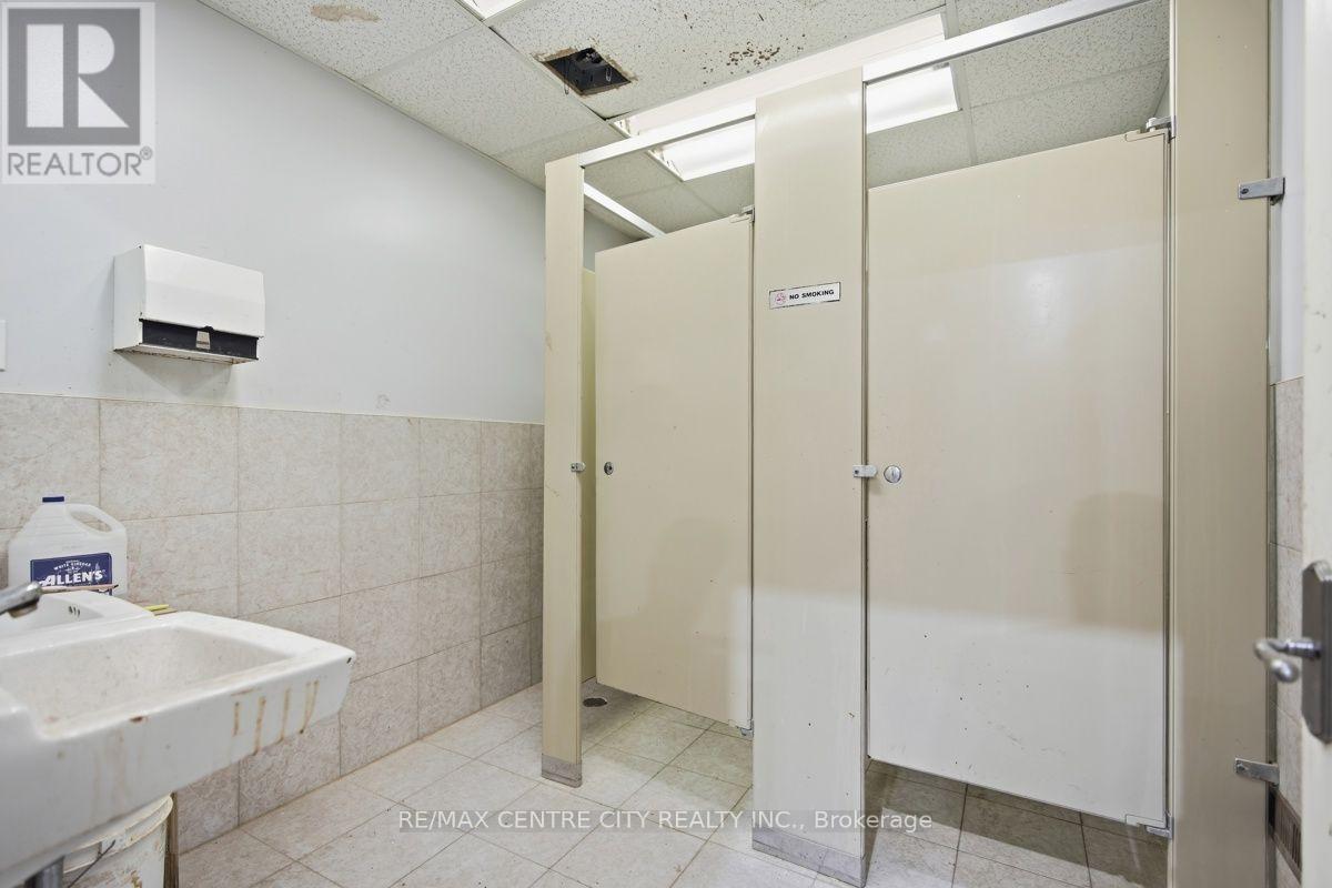 23819 Coldstream Road, Middlesex Centre, Ontario  N0M 2A0 - Photo 20 - X13666096